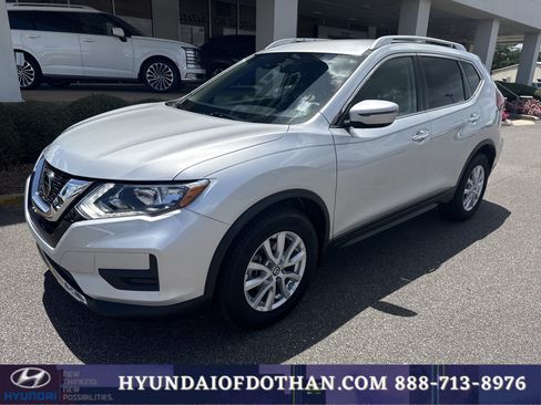Used 2019 Nissan Rogue S w/ Special Edition Package FWD image 1