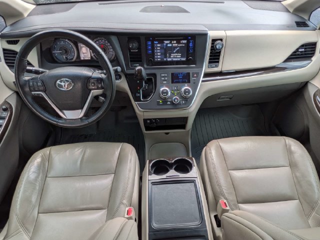 Used 2017 Toyota Sienna XLE FWD image 16
