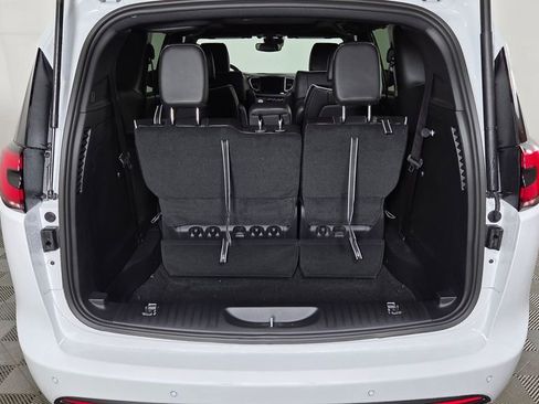 New 2026 Chrysler Pacifica Limited w/ S Appearance Package image 10