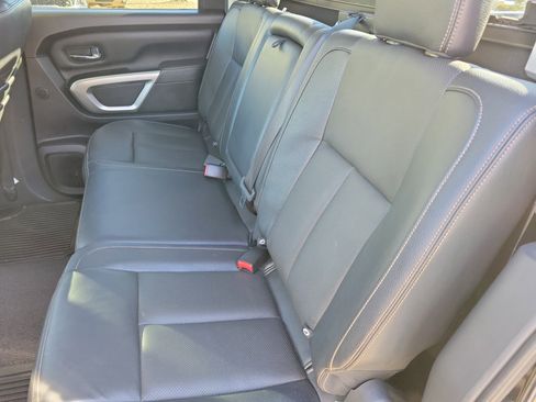 Used 2019 Nissan Titan SL w/ Chrome Package image 7