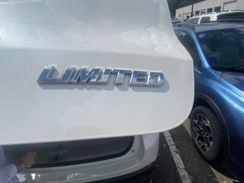 Used 2015 Toyota Highlander Limited FWD image 23