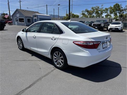 Used 2016 Toyota Camry XLE image 3
