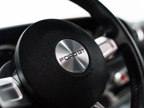 Used 2006 Ford GT RWD image 97