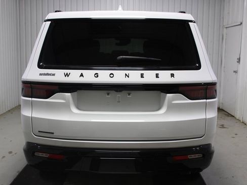 Used 2023 Jeep Wagoneer Series II image 5