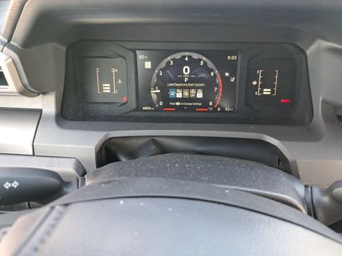 Used 2025 Toyota Tacoma SR5 AWD/4WD image 12