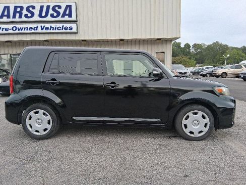 Used 2013 Scion xB image 11