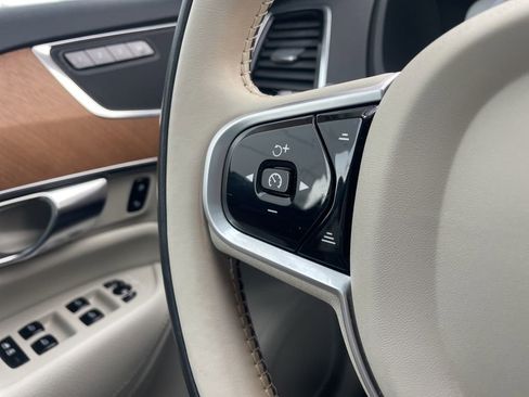 Used 2022 Volvo XC90 T6 Momentum image 40