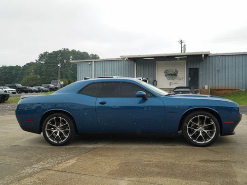 Used 2021 Dodge Challenger SXT w/ Blacktop Package RWD image 3