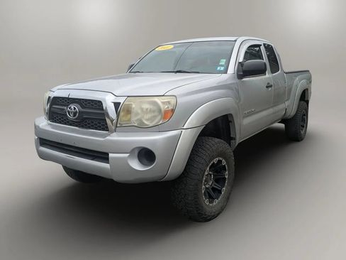 Used 2011 Toyota Tacoma 4x4 Access Cab image 1