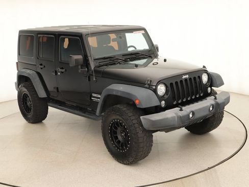 Used 2018 Jeep Wrangler Unlimited Sport w/ Connectivity Group AWD/4WD image 40
