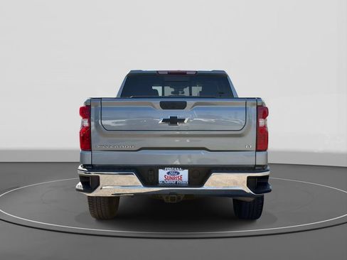 Used 2025 Chevrolet Silverado 1500 LT w/ Leather Package AWD/4WD image 5