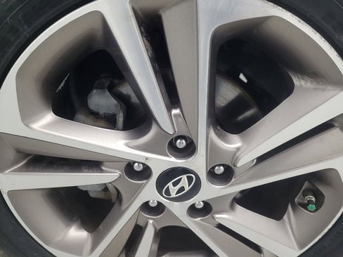 Used 2017 Hyundai Elantra Limited w/ Limited Ultimate Package 05 image 31