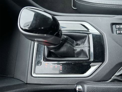 Used 2017 Subaru Impreza 2.0i Limited image 32