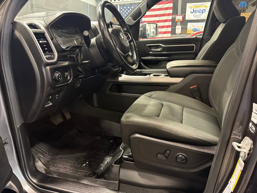 Used 2023 RAM 1500 Big Horn AWD/4WD image 3
