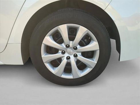 Used 2020 Toyota Corolla LE image 9