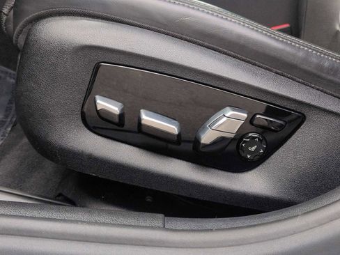 Used 2021 BMW M550i xDrive w/ Executive Package image 17