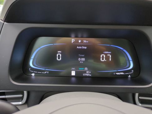Certified 2024 Hyundai Elantra SE FWD image 19