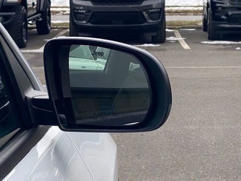 New 2026 Jeep Compass Latitude image 13