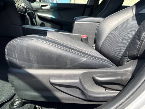 Used 2014 Toyota Camry SE w/ Fleet Convenience Package FWD image 25