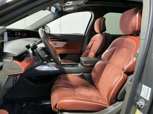 Used 2024 Lincoln Nautilus Black Label AWD/4WD image 14