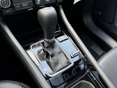 New 2025 Jeep Compass Latitude w/ Sun & Sound Group image 25