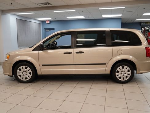 Used 2014 Dodge Grand Caravan American Value Package image 2