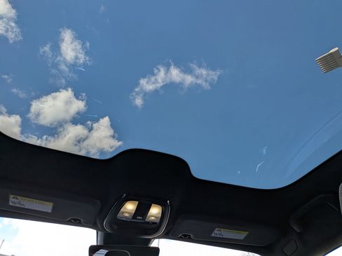 Certified 2023 Volvo C40 P8 Recharge Ultimate w/ Protection Package Premier image 25