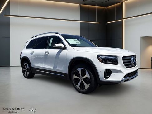 Used 2026 Mercedes-Benz GLB 250 4MATIC image 3