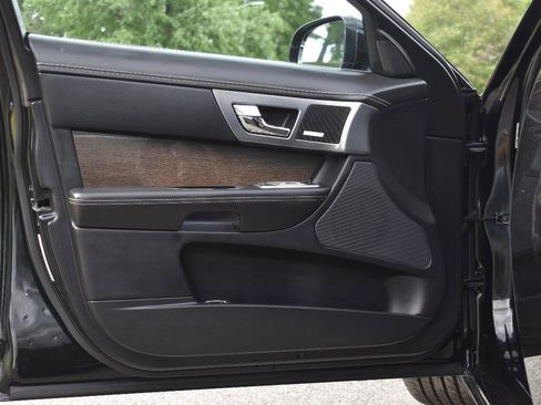 Used 2012 Jaguar XF R image 8