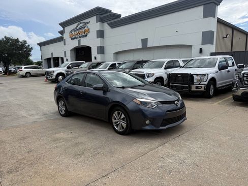 Used 2015 Toyota Corolla LE FWD image 40