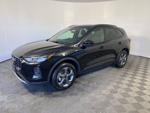 Used 2025 Ford Escape ST-Line Select AWD/4WD image 4