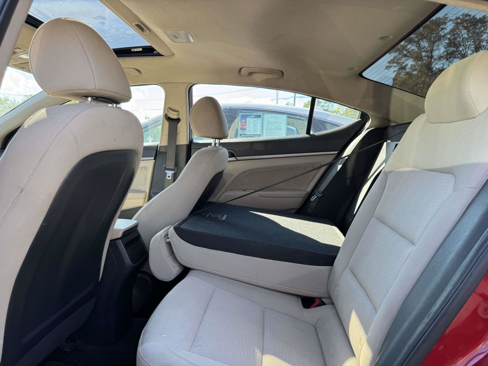 Used 2017 Hyundai Elantra Value Edition w/ Cargo Package FWD image 8