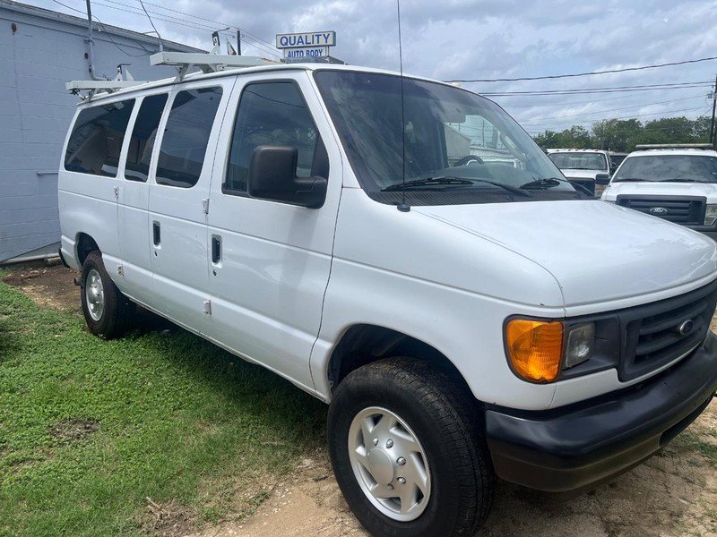 Used 2007 Ford E-350 and Econoline 350 Super Duty RWD image 3