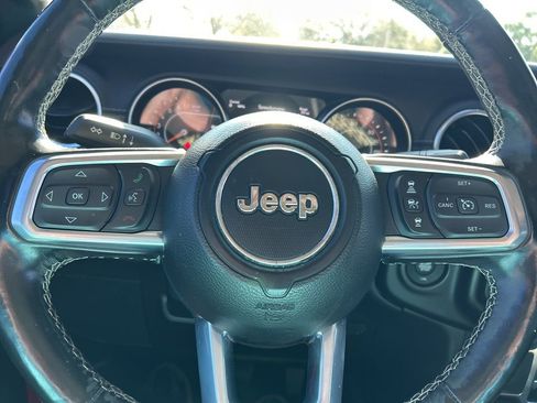 Used 2020 Jeep Gladiator Overland image 16