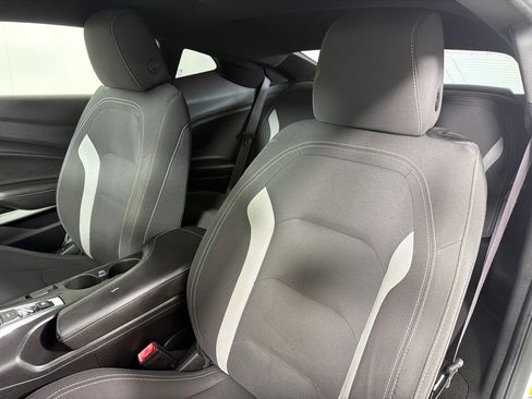 Used 2017 Chevrolet Camaro LT RWD image 11