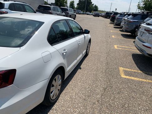 Used 2016 Volkswagen Jetta S FWD image 4