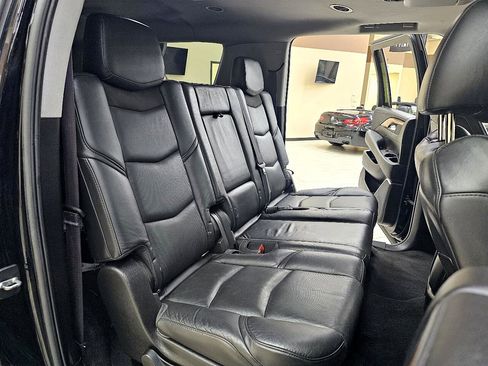 Used 2017 Cadillac Escalade ESV Premium Luxury image 26