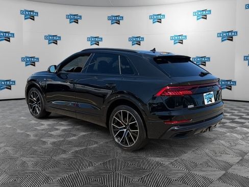 Used 2022 Audi Q8 Prestige AWD/4WD image 3