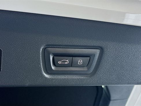 Used 2025 BMW i4 eDrive40 image 31