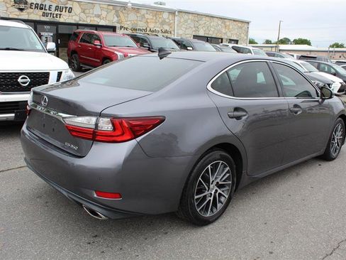 Used 2017 Lexus ES 350 w/ Luxury Package FWD image 7