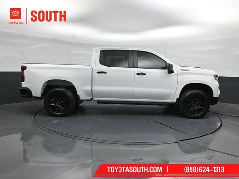 Used 2025 Chevrolet Silverado 1500 LT Trail Boss w/ Convenience Package II AWD/4WD image 3