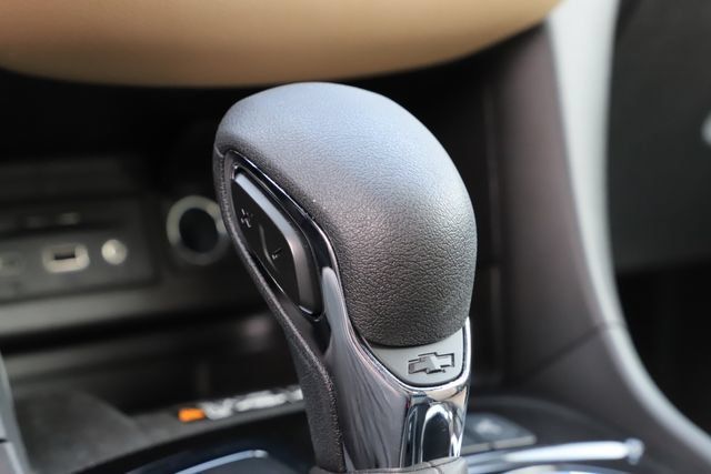 Used 2024 Chevrolet Equinox Premier AWD/4WD image 32