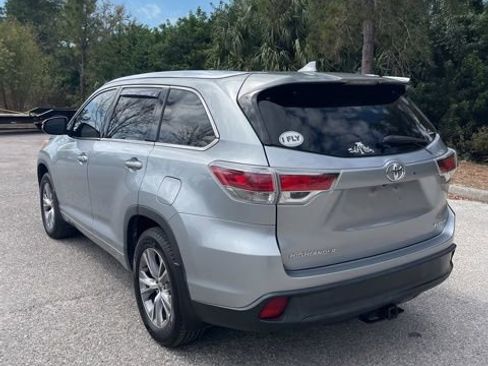 Used 2014 Toyota Highlander XLE image 2