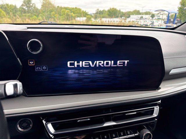 Used 2024 Chevrolet Traverse LT FWD image 9