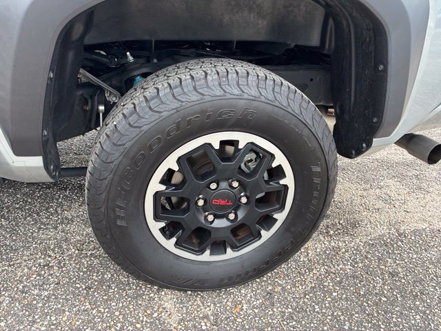 Used 2025 Toyota Tacoma TRD Off-Road w/ TRD Off Road Upgrade Package AWD/4WD image 12