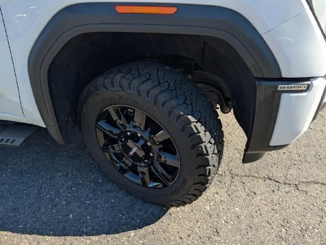 Used 2024 GMC Sierra 2500 AT4 w/ Max Trailering Package AWD/4WD image 15
