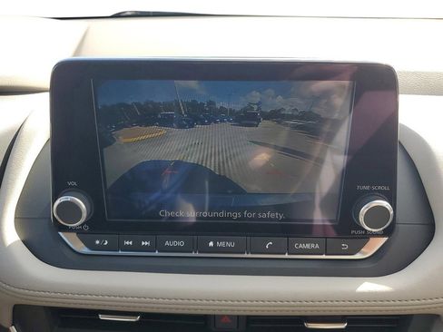 New 2025 Nissan Rogue SV AWD/4WD image 17