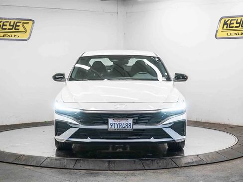 Used 2025 Hyundai Elantra Sport image 6