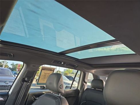 Used 2023 Volkswagen Tiguan SEL R-Line image 28