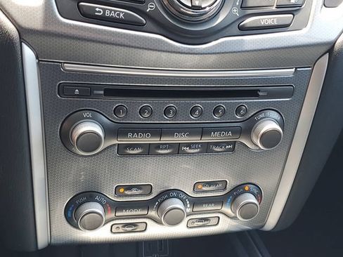 Used 2019 Nissan Pathfinder SL AWD/4WD image 19